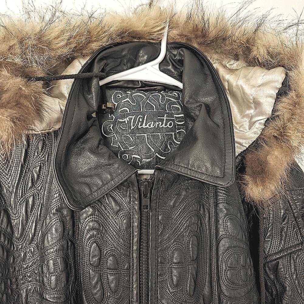 This fashionable heavy duty winter coat